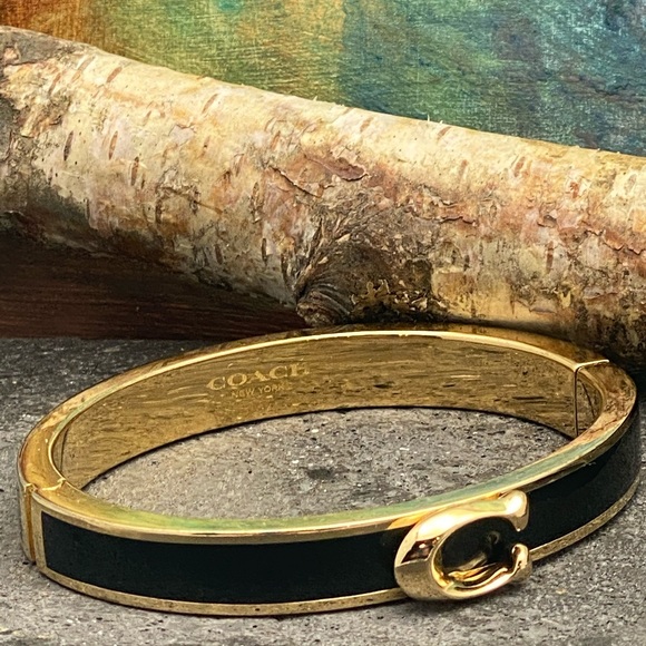 COACH SIGNATURE PUSH HINGED BANGLE BLACK - Picture 6 of 8